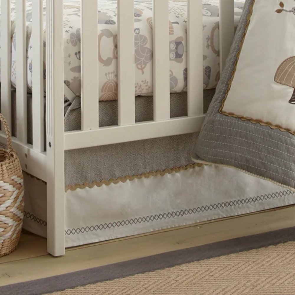 NWOT Levtex Crib Skirt